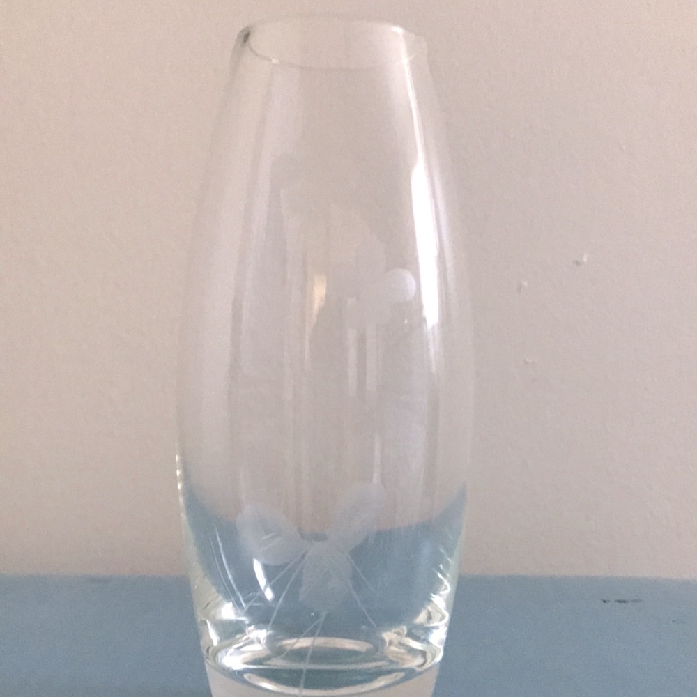 Vase - Picture 2 of 6